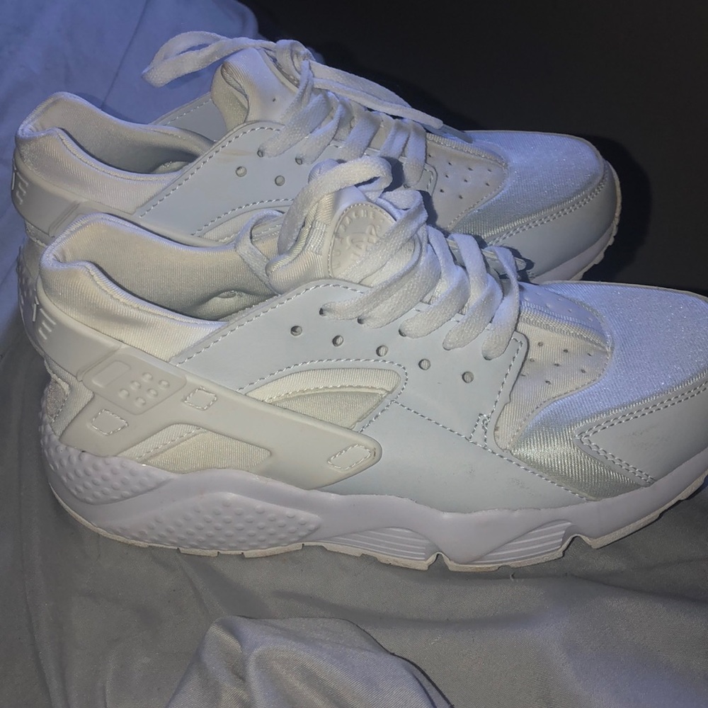 all white nike huaraches :)